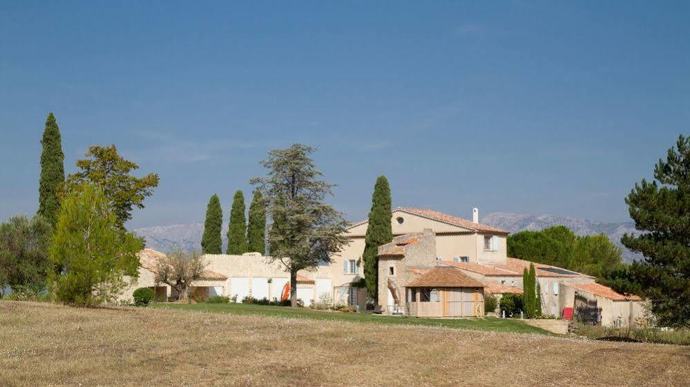 Hotel Domaine De La Pomme Trets Exterior foto
